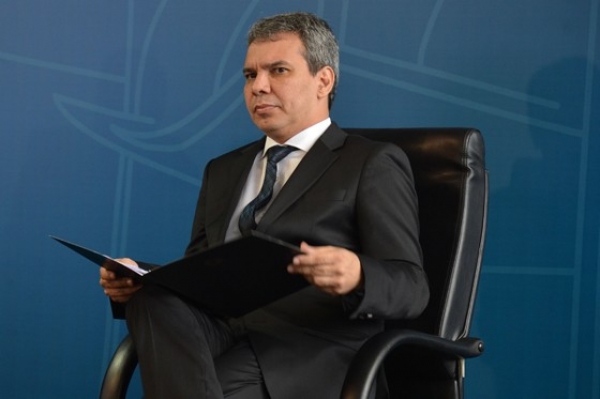 Ministro da Justiça terá 20 dias para deixar cargo após STF publicar decisão