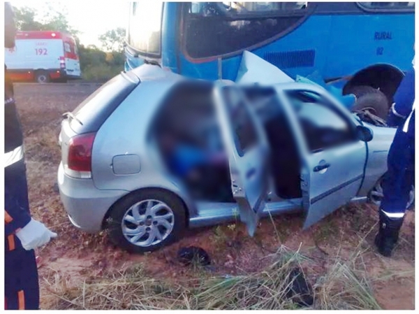 Quatro pessoas morrem após colisão entre carro de passeio e ônibus na MA-034, na cidade de Caxias