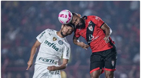 Atlético-GO arranca empate do Palmeiras e encerra sequência de vitórias do líder