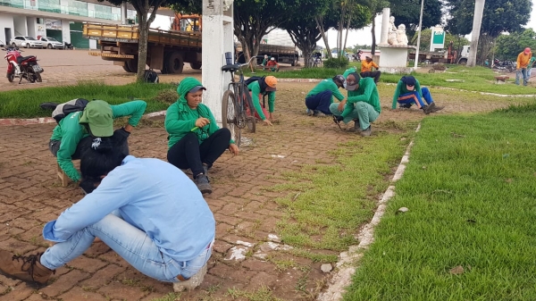 Prefeitura realiza Mutirão de Limpeza em praças públicas e ruas de Açailândia