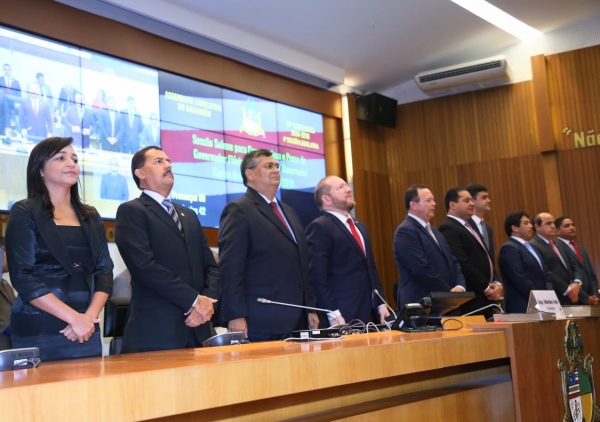 Na posse, Flávio Dino lança Cheque Cesta Básica para grávidas e anuncia apoio para concluir creches federais