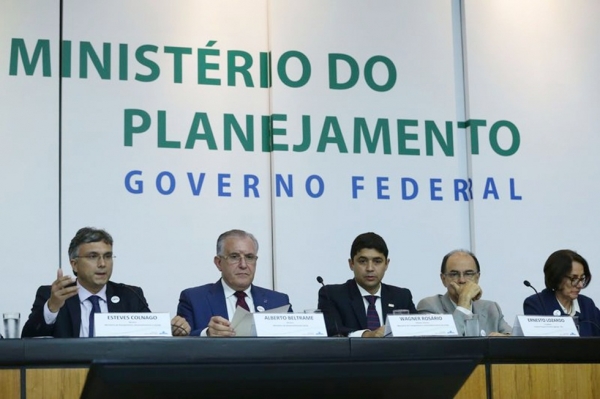 Após revisão, governo anuncia cancelamento de 422 mil benefícios sociais