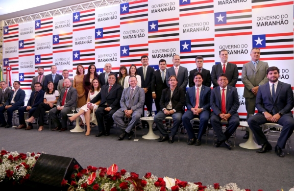 “Vamos continuar a buscar o melhor”, diz Flávio Dino ao dar posse a 14 secretários e dirigentes