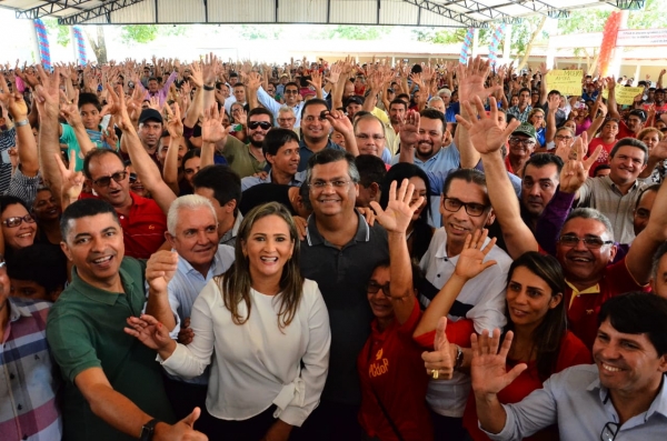 Na Região Tocantina, Flávio Dino entrega sistemas de abastecimentos de água, Escolas Dignas e Mais Asfalto