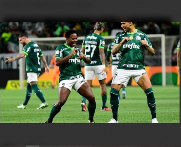 EMBALADO POR ENDRICK, PALMEIRAS VENCE O AMÉRICA-MG E ABRE VANTAGEM NA LIDERANÇA