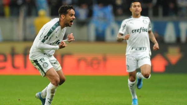 Palmeiras vence o Grêmio em Porto Alegre e fica perto das semifinais da Libertadores