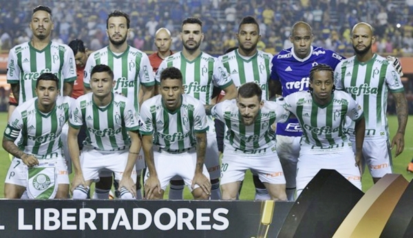 Canta (alto), vibra e vence: Palmeiras bate o Boca na Bombonera e garante vaga nas oitavas