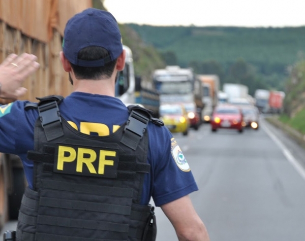 PRF registra mais de mil acidentes em rodovias federais no feriado