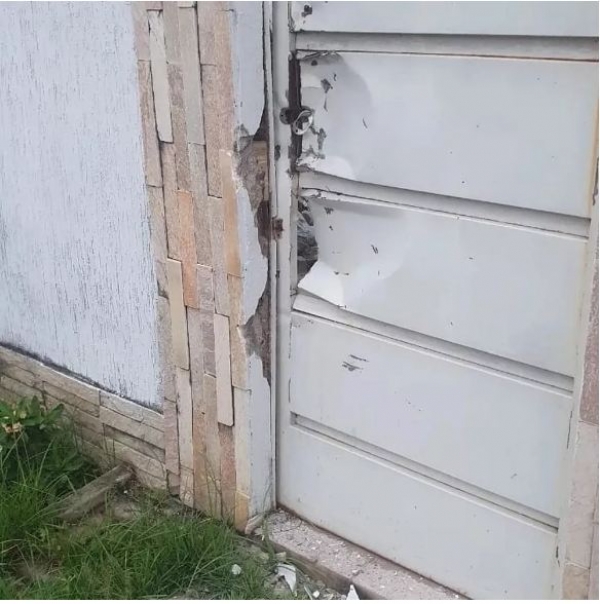 Professor é confundido com alvo da polícia e tem casa invadida em Imperatriz