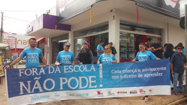 AÇAILÂNDIA - Projeto Busca Ativa realiza pedágio para conscientizar a população que “Fora da Escola Não Pode!