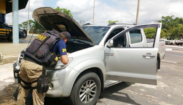 Caminhonete roubada no Piauí é recuperada no Maranhão