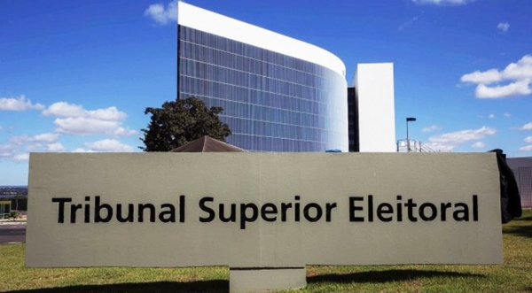 Supremo mantém poder do TSE para cassar diretamente parlamentares e governadores