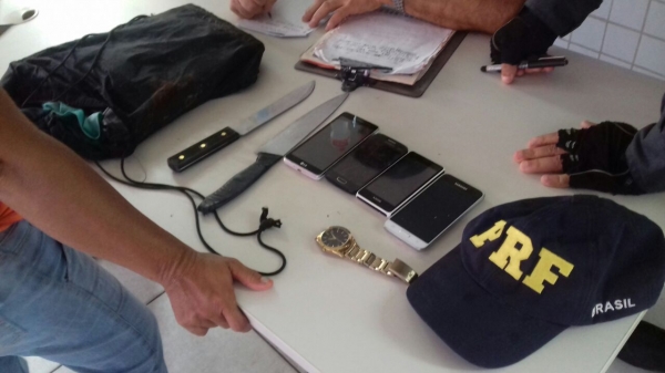 PRF prende quarteto que assaltava ônibus na BR 135