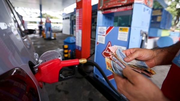 Governo cede e aguarda fim da paralisação dos caminhoneiros