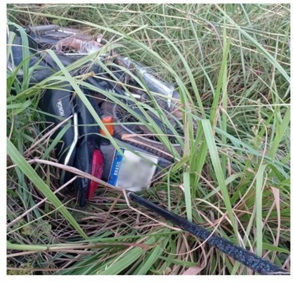 Crianças encontram moto roubada enquanto brincavam no bairro Bom Sucesso