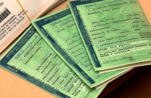 Licenciamento de veículos é feito de forma imediata após quitação de débitos