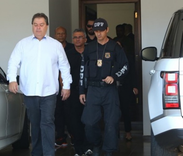 Juiz Sergio Moro autoriza bloqueio de contas de Gim Argello