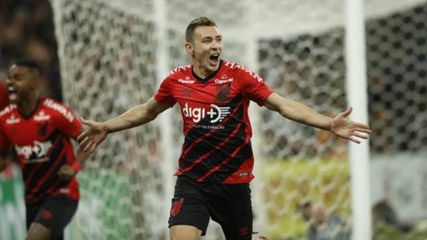 Athletico devolve placar, bate Grêmio nos pênaltis e vai à final da Copa do Brasil