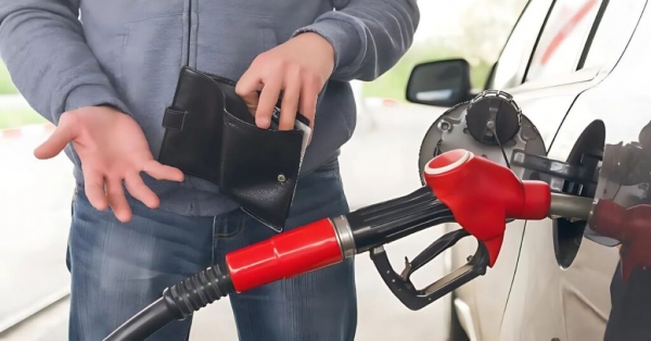 COMBUSTÍVEIS FICAM MAIS CAROS A PARTIR DE SÁBADO (01)