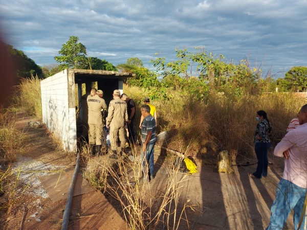 Ossada humana é encontrada em fossa na BR-010