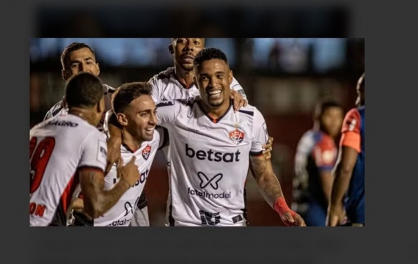 EM NOITE DE ALERRANDRO, VITÓRIA BATE O FORTALEZA E GARANTE PERMANÊNCIA NA SÉRIE A