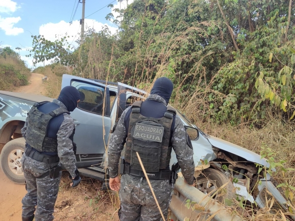 POLÍCIA RECUPERA CAMINHONETE ROUBADA APÓS CRIMINOSOS SOFREREM ACIDENTE EM AÇAILÂNDIA