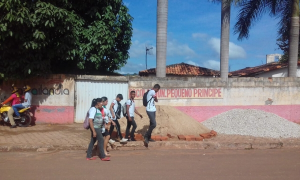 Reforma e ampliação da Escola Fernando Rodrigues segue em ritmo acelerado e prefeito Juscelino Oliveira já assinou ordem de serviço para revitalizar mais 13 escolas.