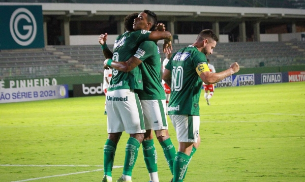 Goiás vence CRB e assume terceira posição na Série B do Brasileiro