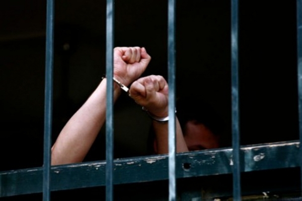 Presos podem ter de arcar com custos de permanência na cadeia