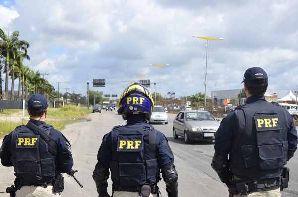 NOVIDADE - PRF abre concurso para 500 vagas de policial rodoviário