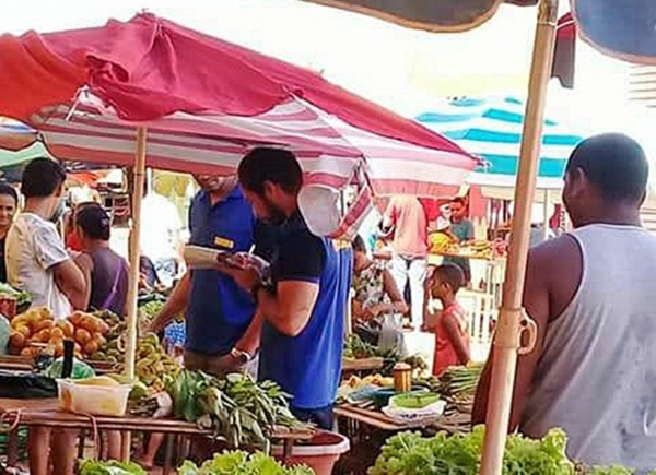 Vendedores ambulantes da Vila Ildemar têm 48h para “desobstruir” calçadas