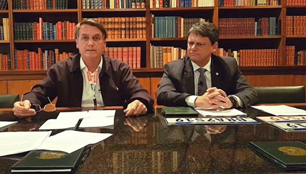 Ninguém melhor do que Regina Duarte para a Cultura, diz Bolsonaro