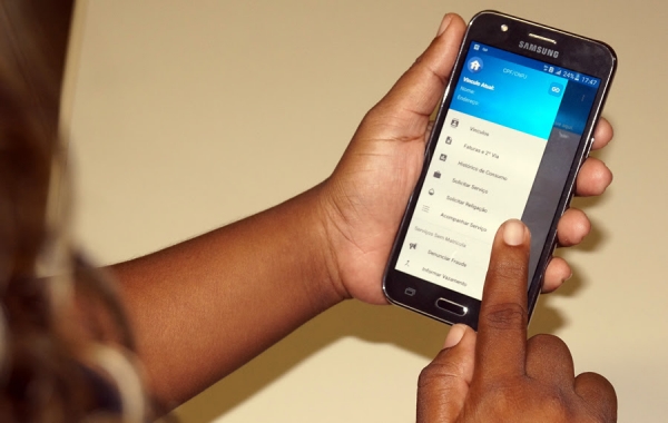 Aplicativo Caema Mobile permite denúncia de vazamentos de água e esgoto