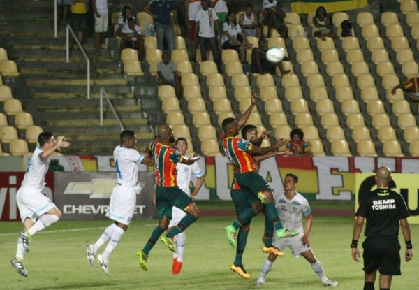 Avaí vence lanterna Sampaio fora de casa e se afasta da zona de rebaixamento