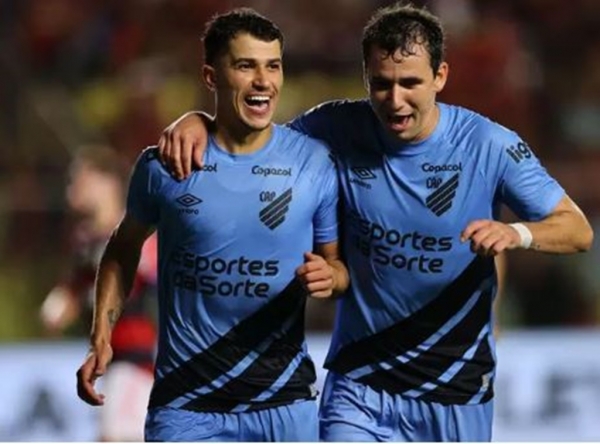 ATHLETICO-PR DOMINA E VENCE COM FACILIDADE FLAMENGO EM CARIACICA