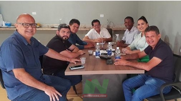 AÇAILÂNDIA – Prefeito Aluísio juntamente com o Secretário de governo, Élson Santos e vereadores, recebem o Deputado Federal,  Josivaldo JP.