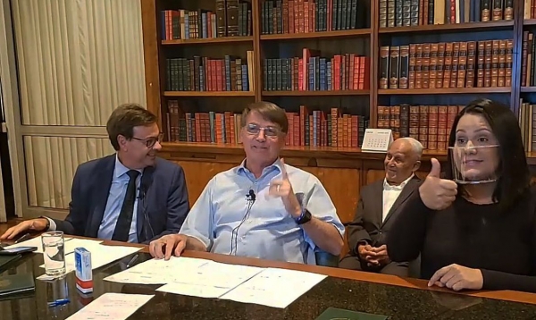 Bolsonaro: não existe tentativa de furar o teto de gastos