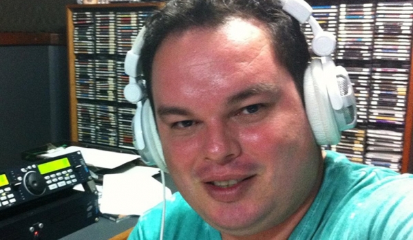 Rádio demite locutor após denúncias de assédio sexual, em São Luís