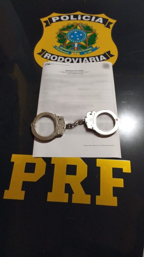 PRF cumpre mandado de prisão na BR-135