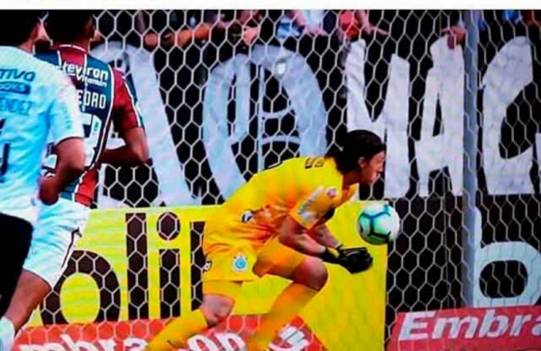 Fluminense vence Corinthians e escapa da zona de rebaixamento