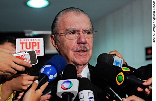 Estado de saúde do ex-presidente Sarney é estável, diz boletim médico