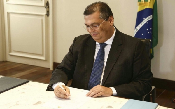 Universitários que viajam diariamente para estudar receberão auxílio transporte