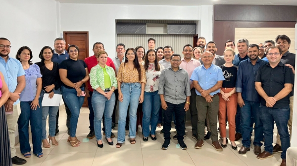 REUNIÃO DISCUTE METAS E PRIORIDADES PARA O PLANO PLURIANUAL EM AÇAILÂNDIA