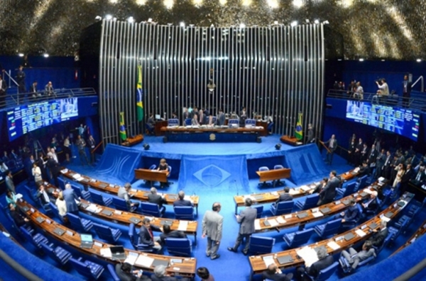 Senado aprova oito propostas de reajuste salarial para servidores públicos