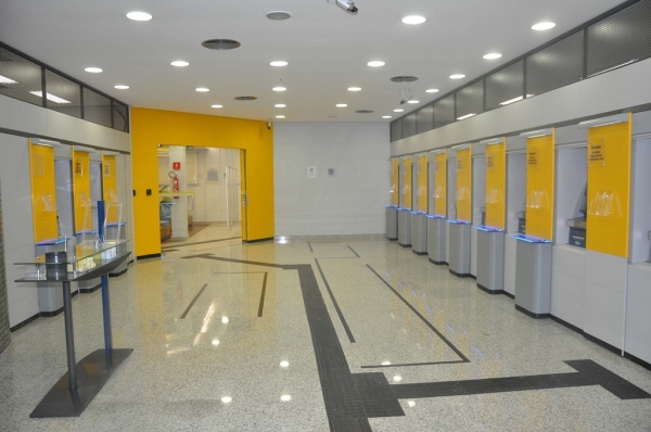 Bancários param e consumidores devem procurar alternativas para pagar contas