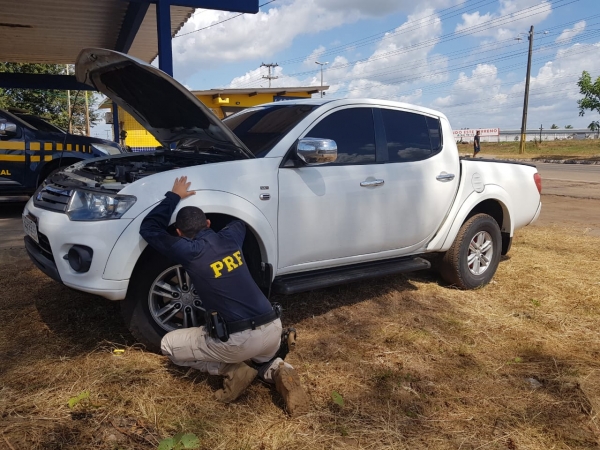PRF recupera caminhonete roubada em Minas Gerais 