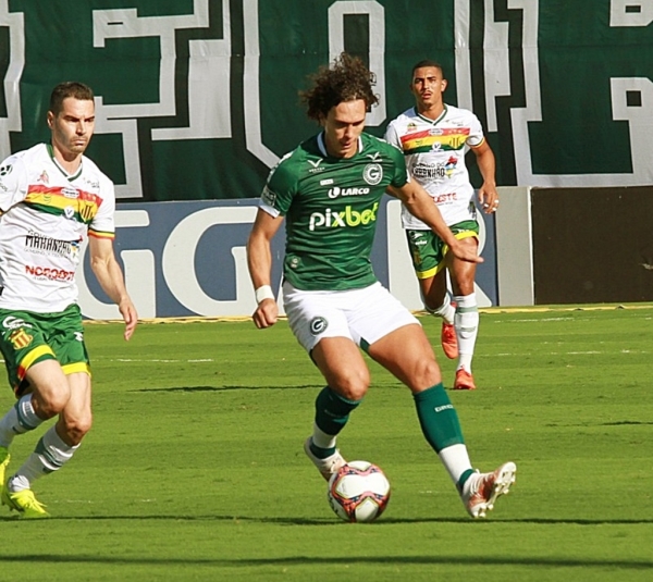 Goiás e Sampaio Corrêa empatam em jogo de belos gols na Serrinha