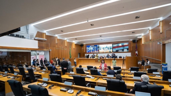 PROJETO DE LEI QUE PROÍBE INFLUENCIADORES DE DIVULGAR JOGOS DE PLATAFORMAS ESTRANGEIRAS PREVÊ MULTAS DE ATÉ R$ 1 MILHÃO