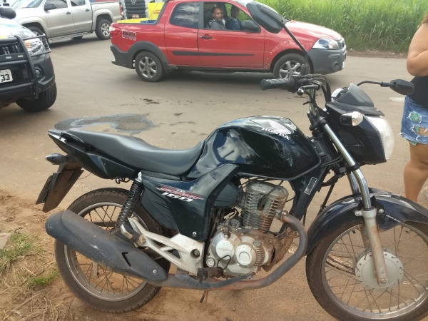 Colisão entre automóvel e motocicleta deixa um ferido na BR-135