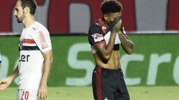 São Paulo faz trinca contra o Flamengo em novembro e vai à semi da Copa do Brasil